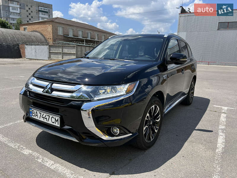 Позашляховик / Кросовер Mitsubishi Outlander 2017 в Кропивницькому