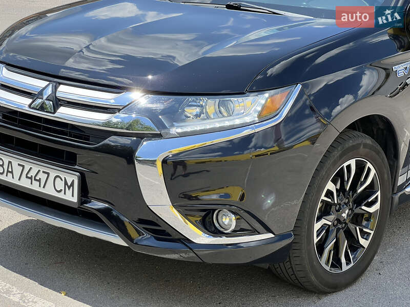 Позашляховик / Кросовер Mitsubishi Outlander 2017 в Кропивницькому