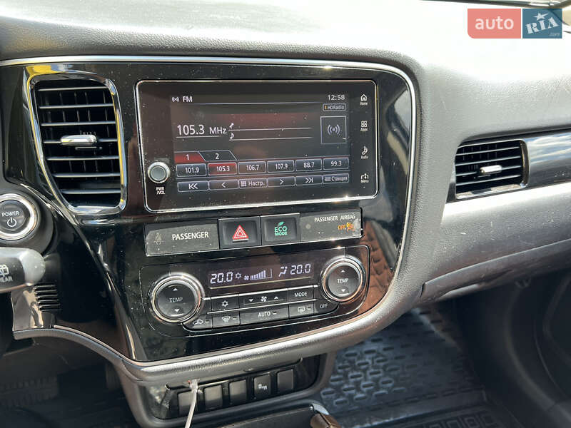 Позашляховик / Кросовер Mitsubishi Outlander 2017 в Кропивницькому