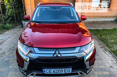 Внедорожник / Кроссовер Mitsubishi Outlander 2023 в Черновцах