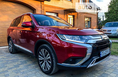 Внедорожник / Кроссовер Mitsubishi Outlander 2023 в Черновцах