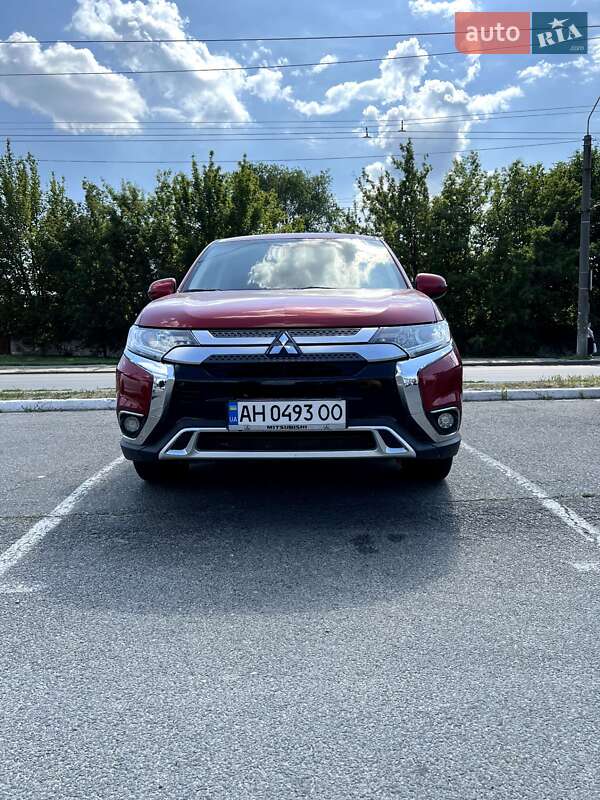 Внедорожник / Кроссовер Mitsubishi Outlander 2019 в Днепре фото 4 Внедорожник / Кроссовер Mitsubishi Outlander 2019 в Днепре