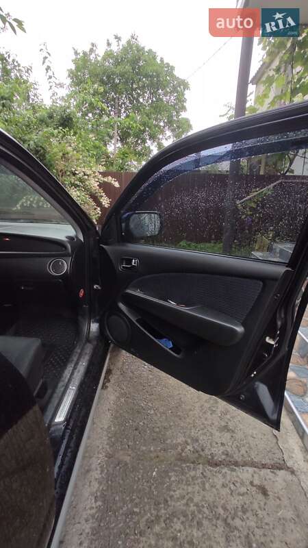 Позашляховик / Кросовер Mitsubishi Outlander 2007 в Гусятині