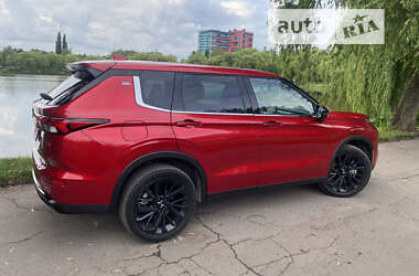 Внедорожник / Кроссовер Mitsubishi Outlander 2023 в Ровно