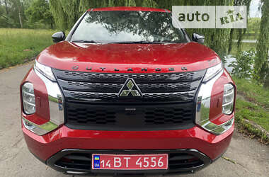 Внедорожник / Кроссовер Mitsubishi Outlander 2023 в Ровно