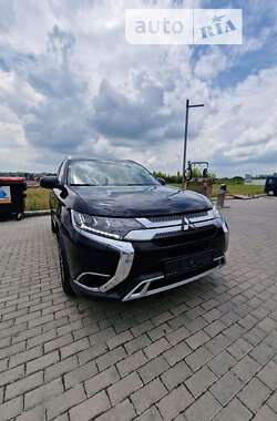 Внедорожник / Кроссовер Mitsubishi Outlander 2014 в Львове