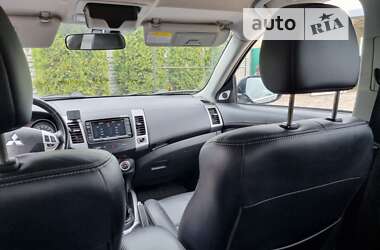 Внедорожник / Кроссовер Mitsubishi Outlander 2010 в Золочеве