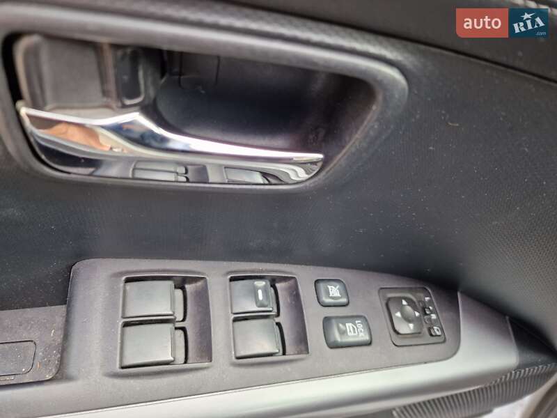Внедорожник / Кроссовер Mitsubishi Outlander 2012 в Львове