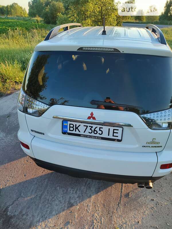 Внедорожник / Кроссовер Mitsubishi Outlander 2012 в Нежине