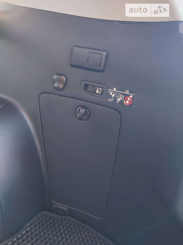 Внедорожник / Кроссовер Mitsubishi Outlander 2012 в Нежине