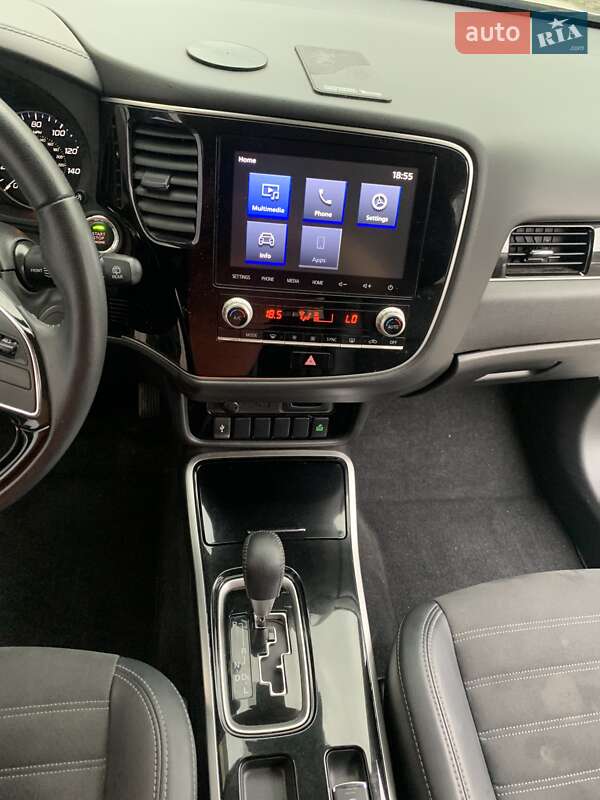 Внедорожник / Кроссовер Mitsubishi Outlander 2020 в Бродах