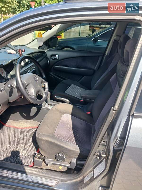 Внедорожник / Кроссовер Mitsubishi Outlander 2004 в Тернополе фото 16 Внедорожник / Кроссовер Mitsubishi Outlander 2004 в Тернополе