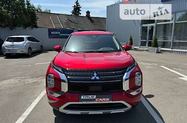 Внедорожник / Кроссовер Mitsubishi Outlander 2021 в Киеве