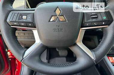 Внедорожник / Кроссовер Mitsubishi Outlander 2021 в Киеве