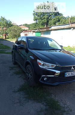 Позашляховик / Кросовер Mitsubishi Outlander 2016 в Знам'янці