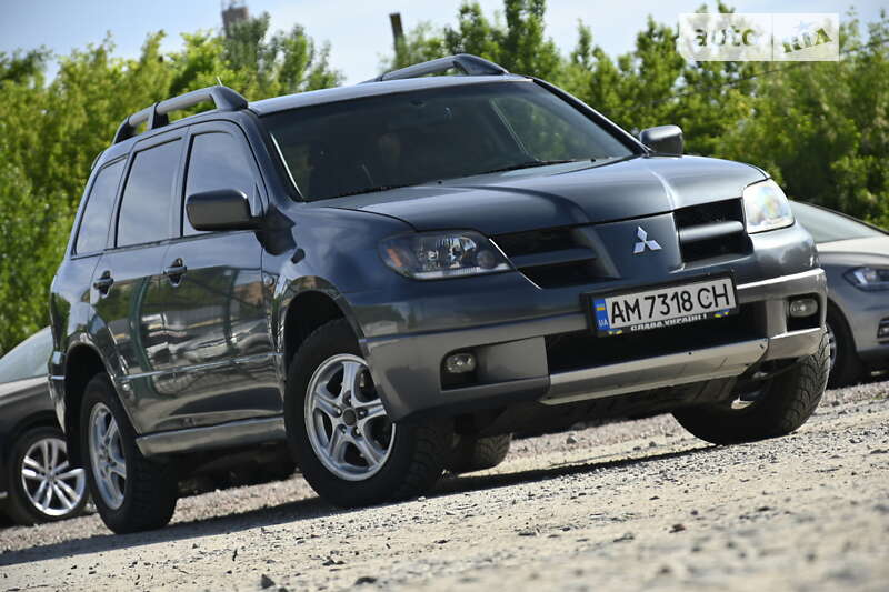 Позашляховик / Кросовер Mitsubishi Outlander 2004 в Бердичеві