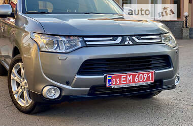 Позашляховик / Кросовер Mitsubishi Outlander 2013 в Полтаві