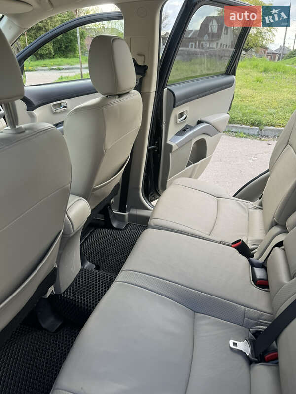 Внедорожник / Кроссовер Mitsubishi Outlander 2012 в Чернигове