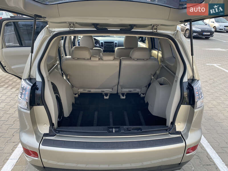 Позашляховик / Кросовер Mitsubishi Outlander 2007 в Києві