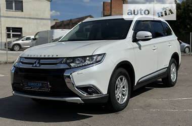 Внедорожник / Кроссовер Mitsubishi Outlander 2016 в Дубно