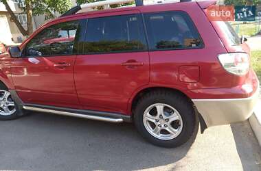 Внедорожник / Кроссовер Mitsubishi Outlander 2010 в 