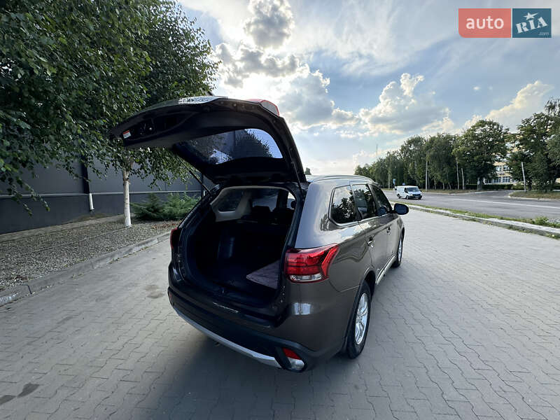 Внедорожник / Кроссовер Mitsubishi Outlander 2016 в Белой Церкви фото 12 Внедорожник / Кроссовер Mitsubishi Outlander 2016 в Белой Церкви