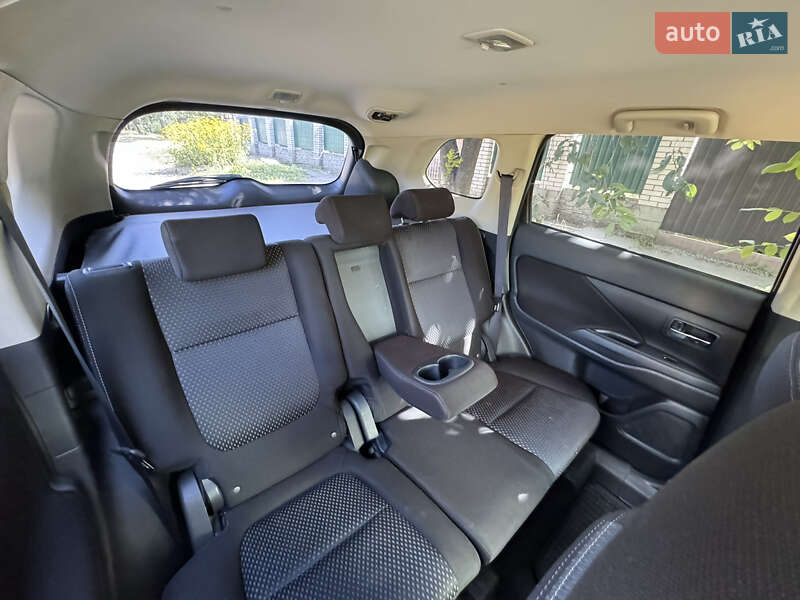 Внедорожник / Кроссовер Mitsubishi Outlander 2016 в Белой Церкви фото 40 Внедорожник / Кроссовер Mitsubishi Outlander 2016 в Белой Церкви