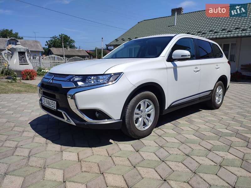 Внедорожник / Кроссовер Mitsubishi Outlander 2021 в Черновцах