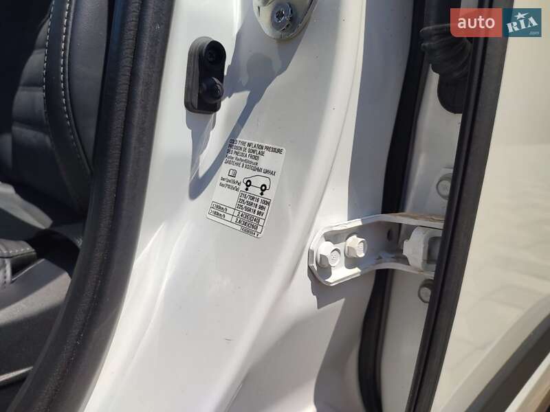 Внедорожник / Кроссовер Mitsubishi Outlander 2021 в Черновцах