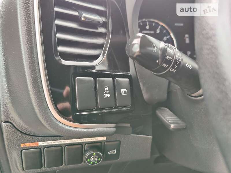 Внедорожник / Кроссовер Mitsubishi Outlander 2018 в Золочеве
