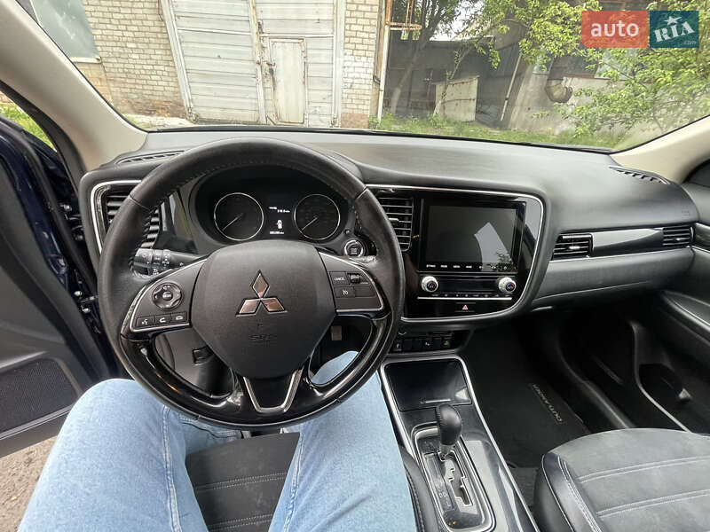 Позашляховик / Кросовер Mitsubishi Outlander 2019 в Кривому Розі