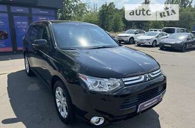 Внедорожник / Кроссовер Mitsubishi Outlander 2013 в 