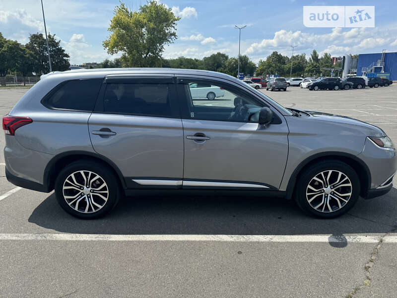 Позашляховик / Кросовер Mitsubishi Outlander 2018 в Дніпрі