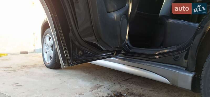 Внедорожник / Кроссовер Mitsubishi Outlander 2005 в Березовке фото 19 Внедорожник / Кроссовер Mitsubishi Outlander 2005 в Березовке