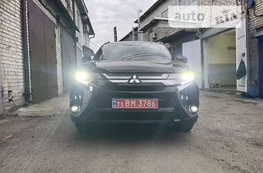 Внедорожник / Кроссовер Mitsubishi Outlander 2019 в Львове