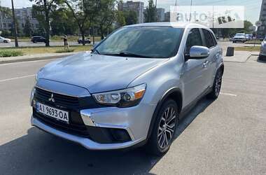 Позашляховик / Кросовер Mitsubishi Outlander 2016 в Києві