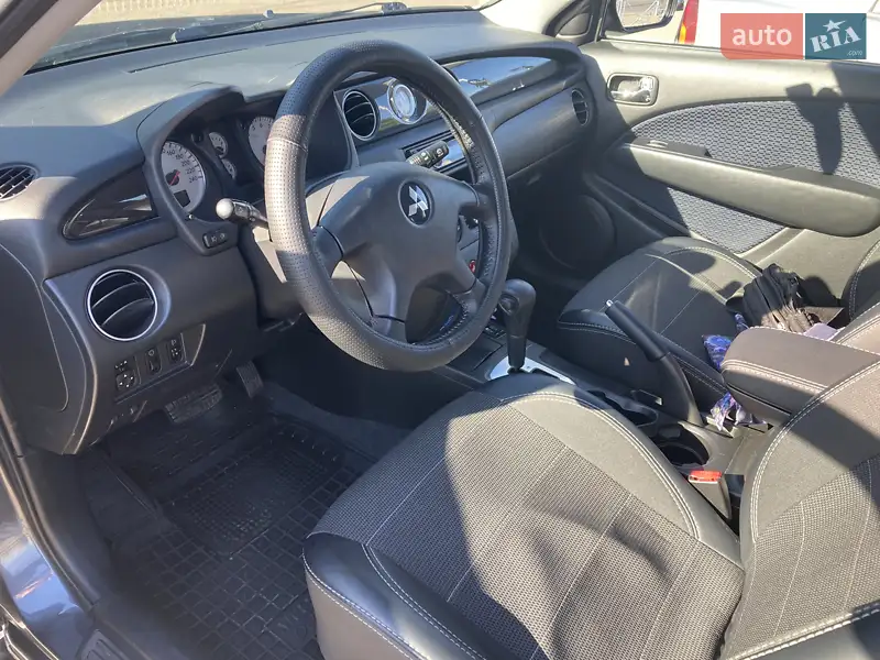Позашляховик / Кросовер Mitsubishi Outlander 2008 в 