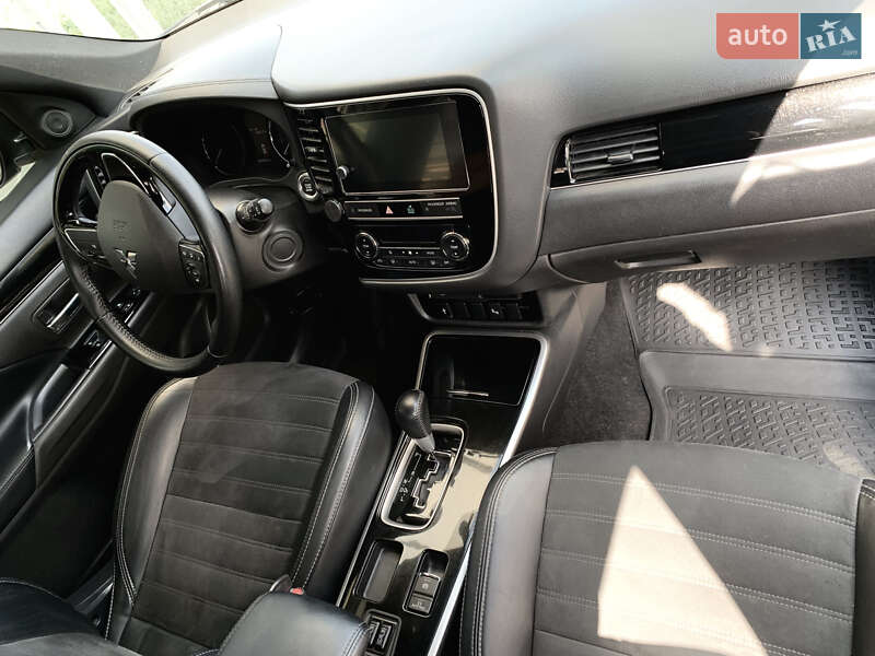 Позашляховик / Кросовер Mitsubishi Outlander 2018 в Хмельницькому фото 11 Позашляховик / Кросовер Mitsubishi Outlander 2018 в Хмельницькому