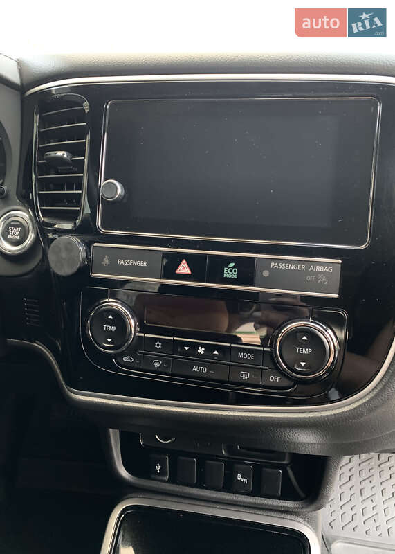 Позашляховик / Кросовер Mitsubishi Outlander 2018 в Хмельницькому фото 12 Позашляховик / Кросовер Mitsubishi Outlander 2018 в Хмельницькому