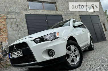 Внедорожник / Кроссовер Mitsubishi Outlander 2011 в Дубно