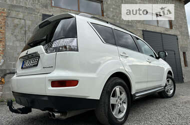 Внедорожник / Кроссовер Mitsubishi Outlander 2011 в Дубно