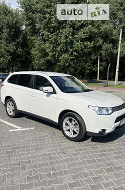 Внедорожник / Кроссовер Mitsubishi Outlander 2013 в Хмельницком