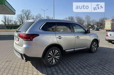 Позашляховик / Кросовер Mitsubishi Outlander 2019 в Житомирі