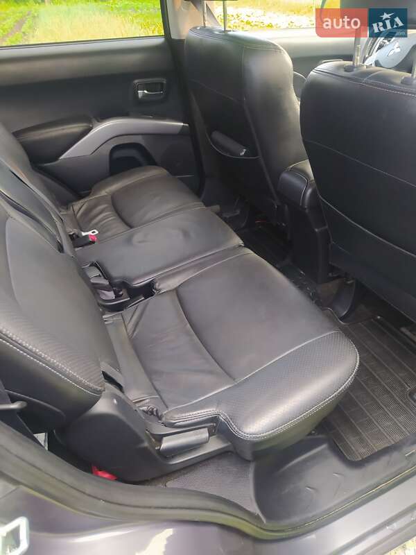 Внедорожник / Кроссовер Mitsubishi Outlander 2008 в Каменке-Бугской