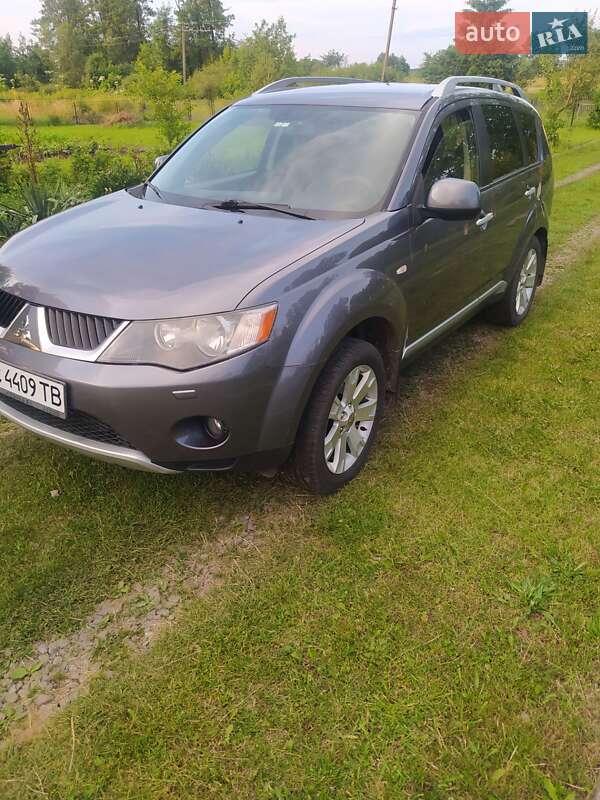 Внедорожник / Кроссовер Mitsubishi Outlander 2008 в Каменке-Бугской