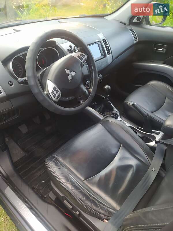 Внедорожник / Кроссовер Mitsubishi Outlander 2008 в Каменке-Бугской