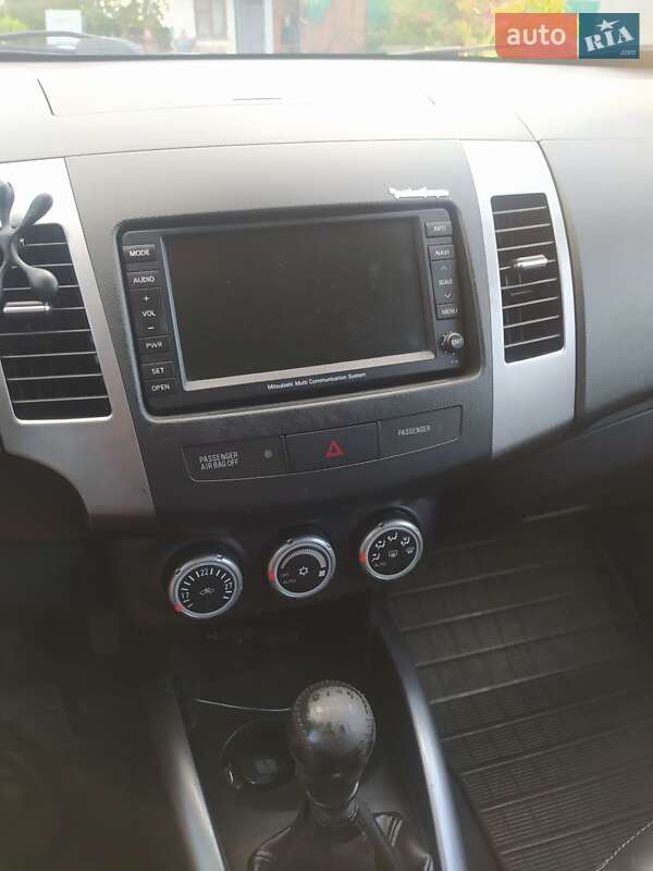 Внедорожник / Кроссовер Mitsubishi Outlander 2008 в Каменке-Бугской