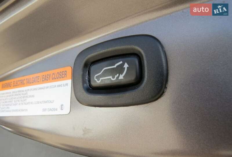 Позашляховик / Кросовер Mitsubishi Outlander 2015 в Кропивницькому