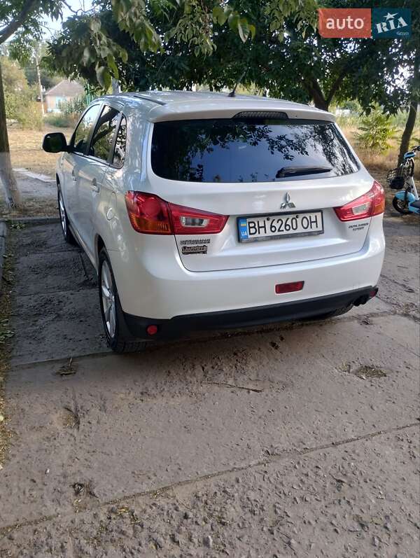 Позашляховик / Кросовер Mitsubishi Outlander 2013 в Кілії