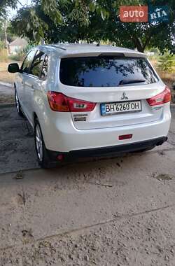 Внедорожник / Кроссовер Mitsubishi Outlander 2013 в 
